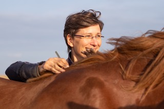 Elin am Pferd schön IMG_0176 Kopie